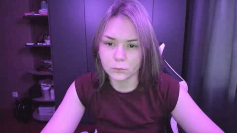 Snapshot of alli_zi chatting on 23, 11, 2025 Blair online show from 23, 11, 2025