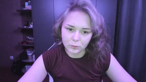 Snapshot of alli_zi chatting on 25, 11, 2025 Blair online show from 25, 11, 2025