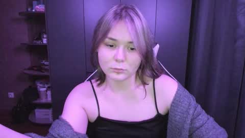 Snapshot of alli_zi chatting on 28, 11, 2025 Blair online show from 28, 11, 2025