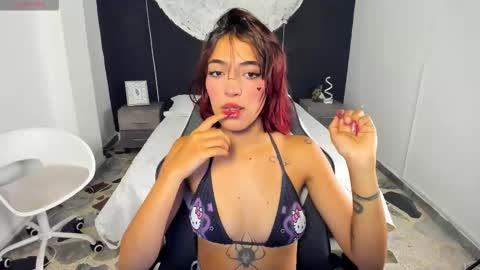 Snapshot of allicerosero chatting on 22, 10, 2025 Allice online show from 22, 10, 2025