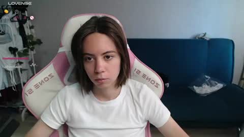 Snapshot of allie_hazie chatting on 18, 6, 2026 alice online show from 18, 6, 2026