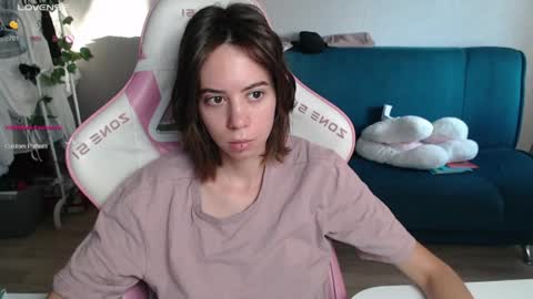 Snapshot of allie_hazie chatting on 4, 8, 2026 alice online show from 4, 8, 2026