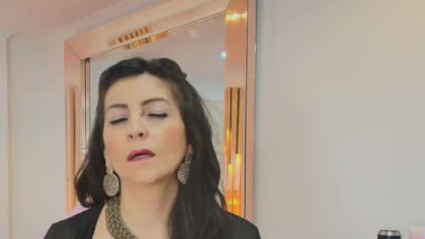 Aliie  online show from 1, 10, 2025