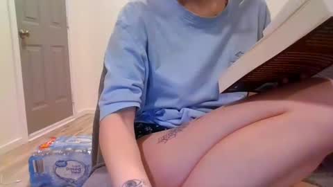Snapshot of alliebearx chatting on 10, 2, 2025 alliebearx online show from 10, 2, 2025