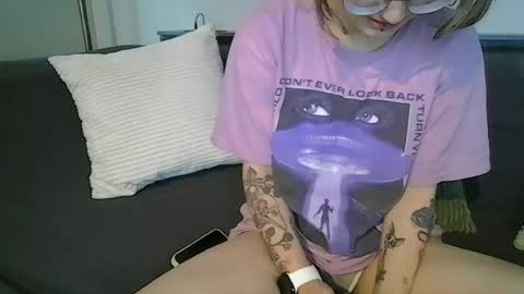 alliebearx online show from 13, 6, 2026