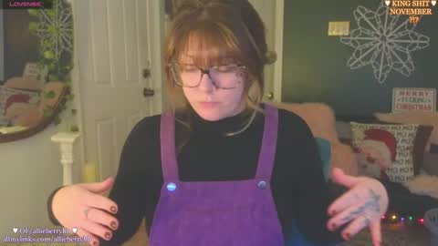 Snapshot of allieberrybb chatting on 3, 12, 2024  bb  online show from 3, 12, 2024