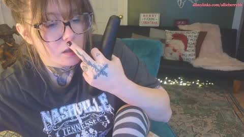 Snapshot of allieberrybb chatting on 17, 12, 2024  bb  online show from 17, 12, 2024