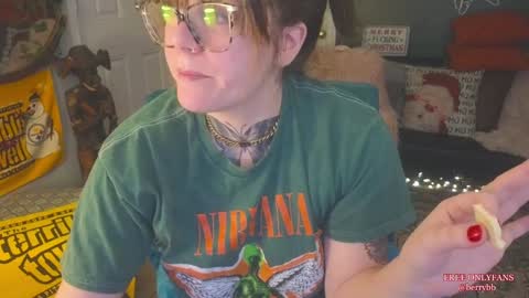 Snapshot of allieberrybb chatting on 23, 12, 2024  bb  online show from 23, 12, 2024