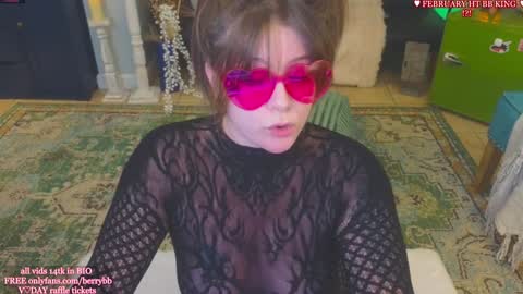 Snapshot of allieberrybb chatting on 5, 2, 2025  bb  online show from 5, 2, 2025