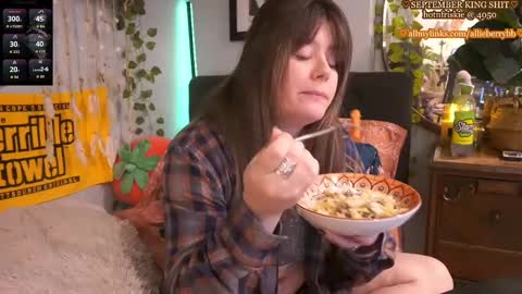 Snapshot of allieberrybb chatting on 11, 9, 2025  bb  online show from 11, 9, 2025