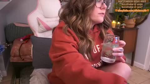 Snapshot of allieberrybb chatting on 20, 9, 2025  bb  online show from 20, 9, 2025