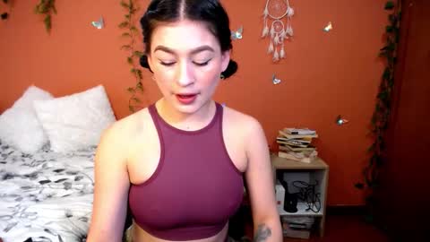 Snapshot of allierose_ chatting on 5, 11, 2025 Allie online show from 5, 11, 2025