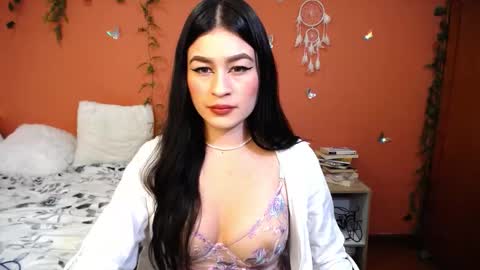 Snapshot of allierose_ chatting on 6, 11, 2025 Allie online show from 6, 11, 2025