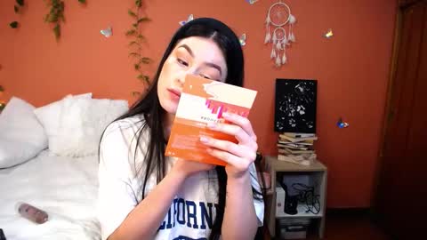 Snapshot of allierose_ chatting on 17, 11, 2025 Allie online show from 17, 11, 2025