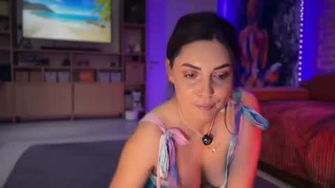 Snapshot of alliesynns chatting on 8, 7, 2026 Allie online show from 8, 7, 2026