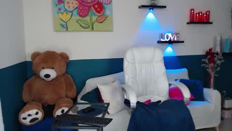 Snapshot of allison_hill19 chatting on 9, 3, 2026 Alli online show from 9, 3, 2026