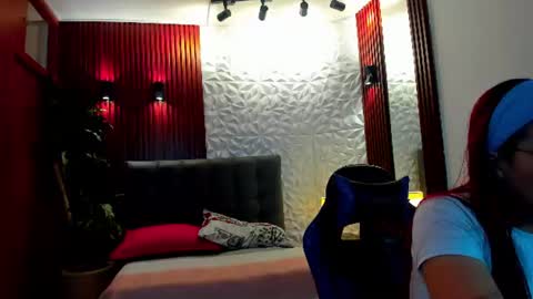 Snapshot of allisonlove_88 chatting on 25, 7, 2026 ALLISON online show from 25, 7, 2026