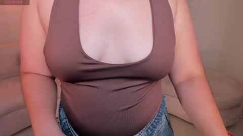 Snapshot of allisonrogersx chatting on 12, 6, 2026 Allison Rogers online show from 12, 6, 2026