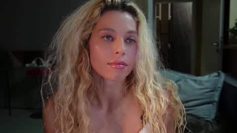 Snapshot of allissonhotbb chatting on 19, 1, 2025 allissonhotbb online show from 19, 1, 2025