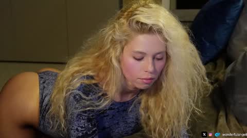Snapshot of allissonhotbb chatting on 5, 3, 2025 allissonhotbb online show from 5, 3, 2025