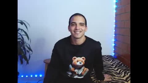 Snapshot of allmax_33 chatting on 1, 11, 2025 Max online show from 1, 11, 2025