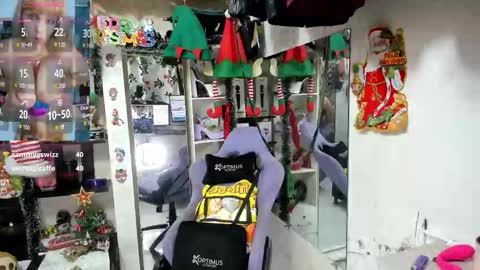 Snapshot of allsson_miller chatting on 4, 12, 2025 allsson_miller online show from 4, 12, 2025