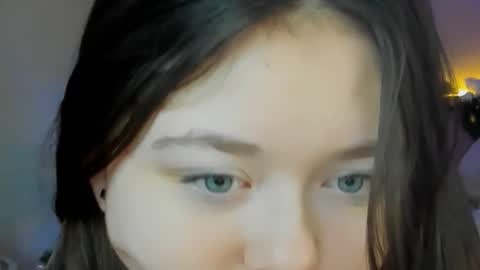 alluringeyess online show from 17, 12, 2025