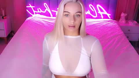 AlwaysHot online show from 28, 11, 2025