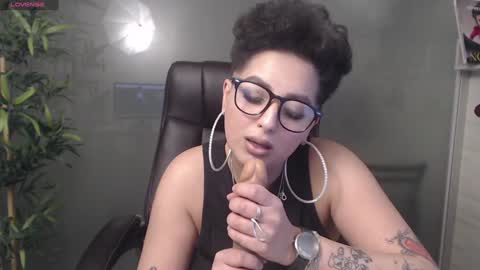         online show from 3, 1, 2025