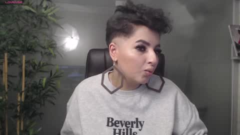         online show from 14, 1, 2025