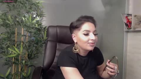         online show from 12, 2, 2025