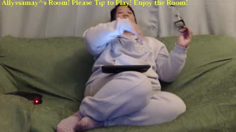 Allyssamay online show from 10, 1, 2025