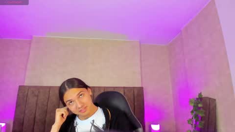 Snapshot of almazz_ chatting on 14, 9, 2025 Santy online show from 14, 9, 2025