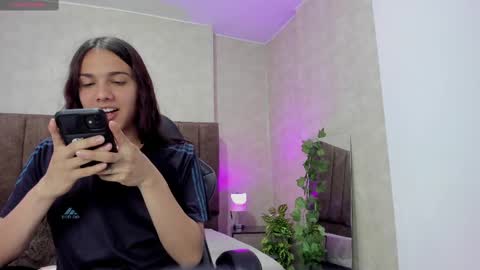 Snapshot of almazz_ chatting on 15, 9, 2025 Santy online show from 15, 9, 2025