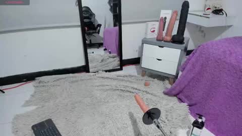 Snapshot of almazz_ chatting on 1, 11, 2025 Santy online show from 1, 11, 2025