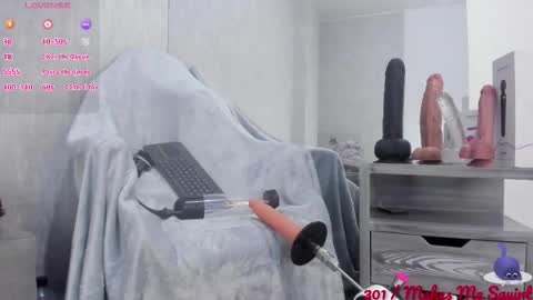 Snapshot of almazz_ chatting on 14, 11, 2025 Santy online show from 14, 11, 2025