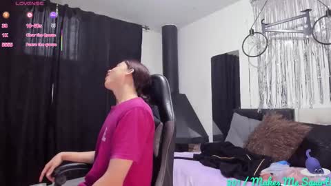 Snapshot of almazz_ chatting on 2, 12, 2025 Santy online show from 2, 12, 2025