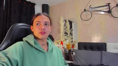 Snapshot of almazz_ chatting on 4, 2, 2026 Santy online show from 4, 2, 2026