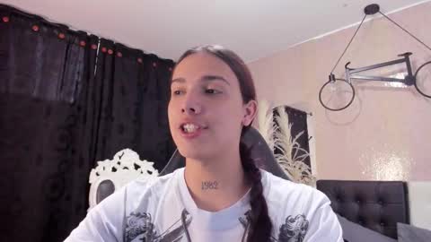 Snapshot of almazz_ chatting on 5, 2, 2026 Santy online show from 5, 2, 2026