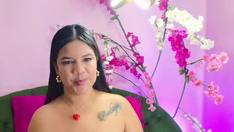 ALMENDRAEVANS online show from 25, 1, 2025