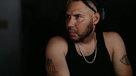 Snapshot of aloha_king chatting on 4, 7, 2026 simplyfaded online show from 4, 7, 2026