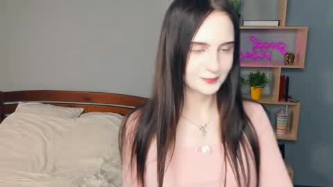 Snapshot of alonareinicke chatting on 3, 5, 2026 Alona online show from 3, 5, 2026