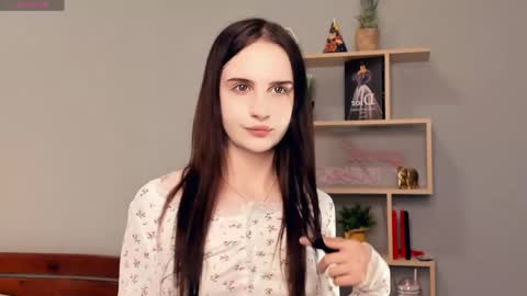 Snapshot of alonareinicke chatting on 28, 5, 2026 Alona online show from 28, 5, 2026