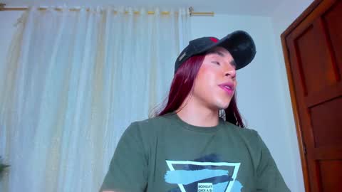 Snapshot of alonehazel chatting on 13, 12, 2024 Hazel Bowie online show from 13, 12, 2024