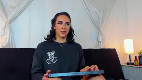 Snapshot of alonehazel chatting on 6, 2, 2025 Hazel Bowie online show from 6, 2, 2025