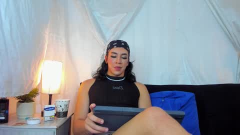 Snapshot of alonehazel chatting on 18, 2, 2025 Hazel Bowie online show from 18, 2, 2025