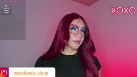 Snapshot of alonehazel chatting on 21, 11, 2025 Hazel Bowie online show from 21, 11, 2025