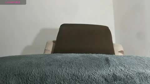 Snapshot of alotofcream chatting on 28, 4, 2026 alotofcream4u online show from 28, 4, 2026