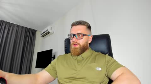 Alphaalexxx Lets reach Me 100 thumbs up online show from 20, 5, 2026