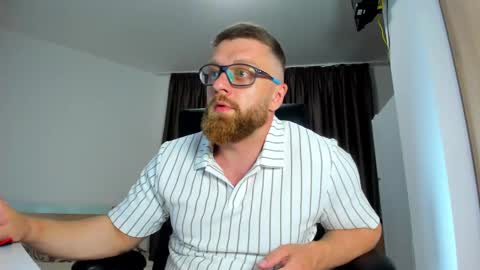 Alphaalexxx Lets reach Me 100 thumbs up online show from 8, 6, 2026